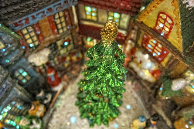 Illustration for article titled Photo Contest: Christmas Lights